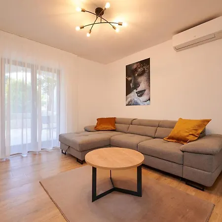 Komarcha Apartment Trogir
